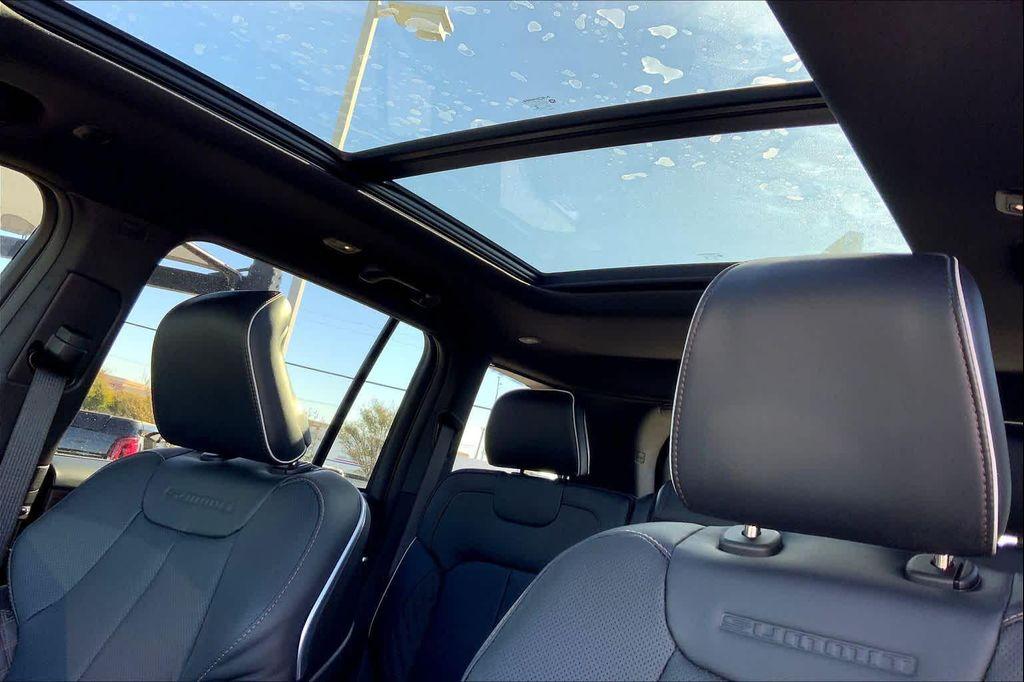 new 2025 Jeep Grand Cherokee car, priced at $58,581