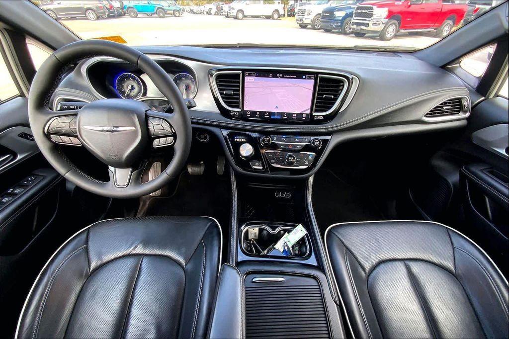 used 2025 Chrysler Pacifica car, priced at $32,746