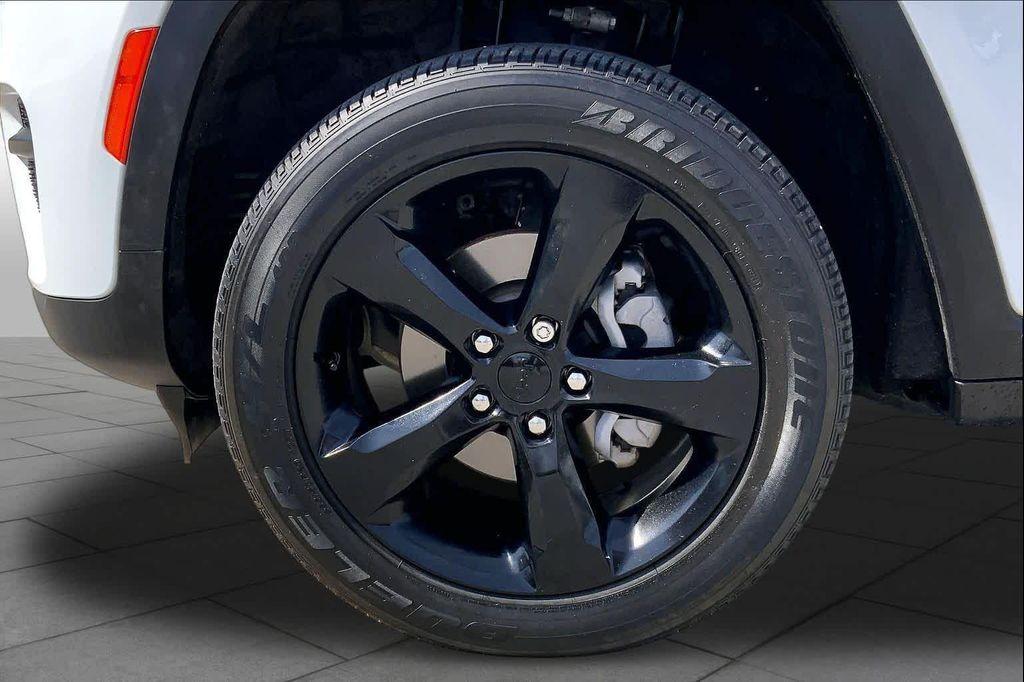 used 2024 Jeep Grand Cherokee car, priced at $33,515