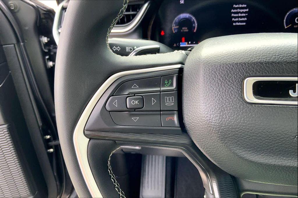 used 2024 Jeep Grand Cherokee car, priced at $29,825