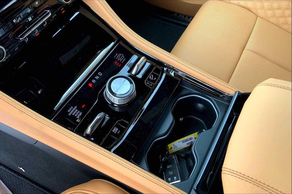 new 2025 Jeep Grand Cherokee car, priced at $59,832