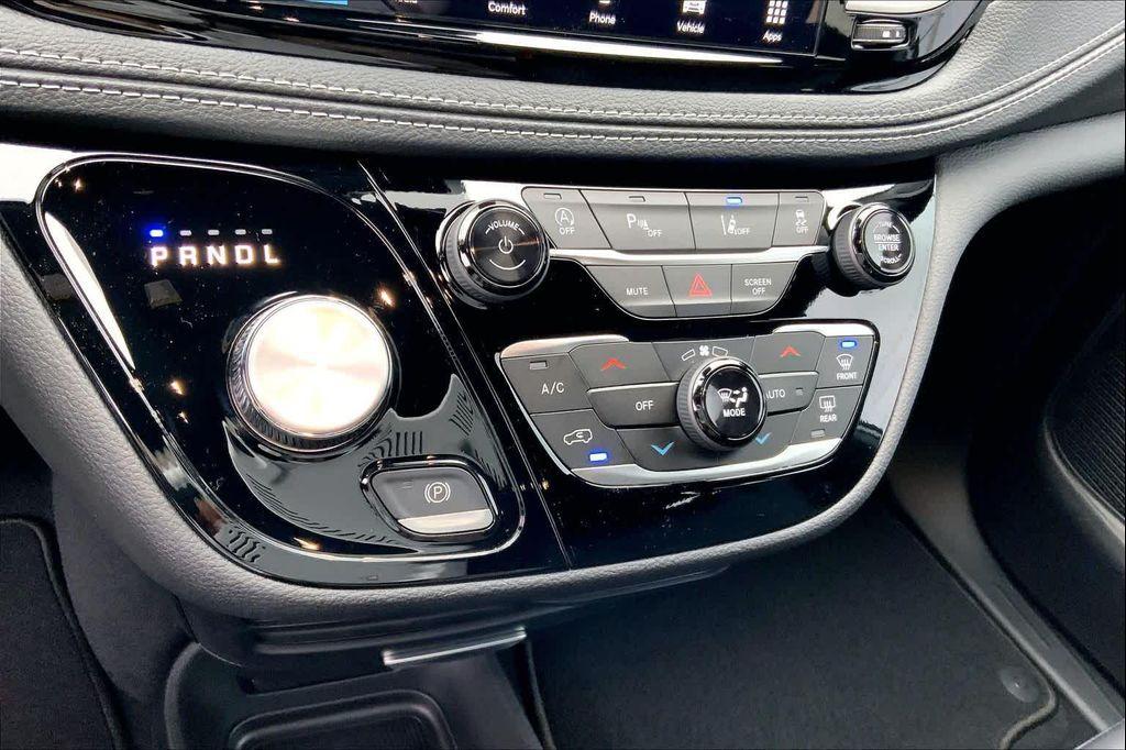 new 2026 Chrysler Pacifica car, priced at $43,806