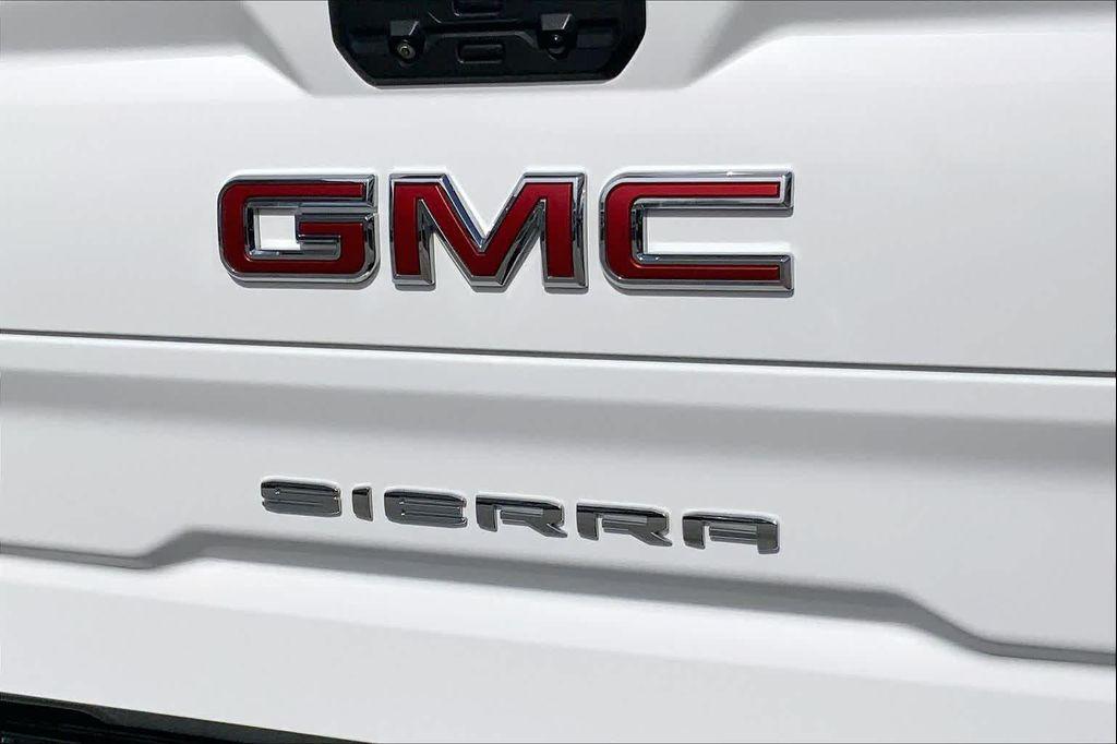 used 2022 GMC Sierra 1500 car, priced at $38,800