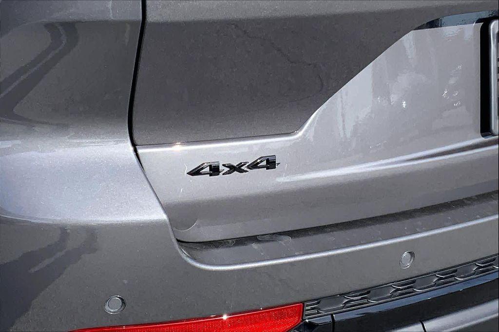 new 2025 Jeep Grand Cherokee car, priced at $48,812