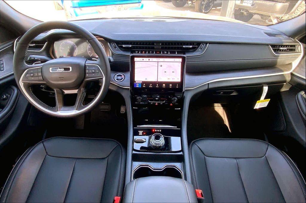 new 2025 Jeep Grand Cherokee car, priced at $48,812