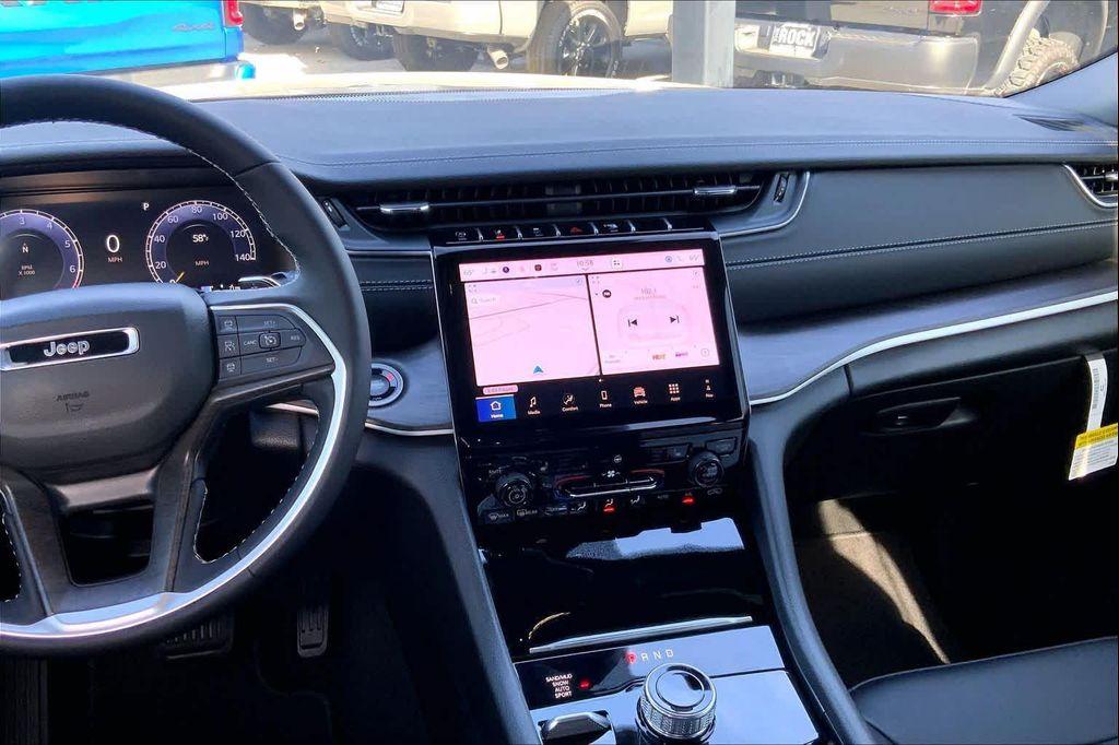 new 2025 Jeep Grand Cherokee car, priced at $48,812