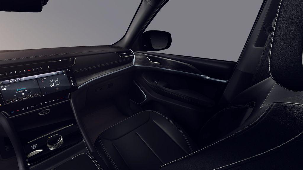 new 2026 Jeep Grand Cherokee car, priced at $45,869