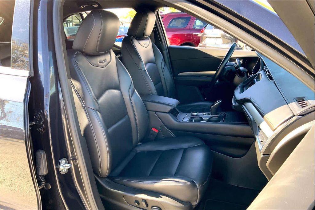used 2023 Cadillac XT4 car, priced at $24,991