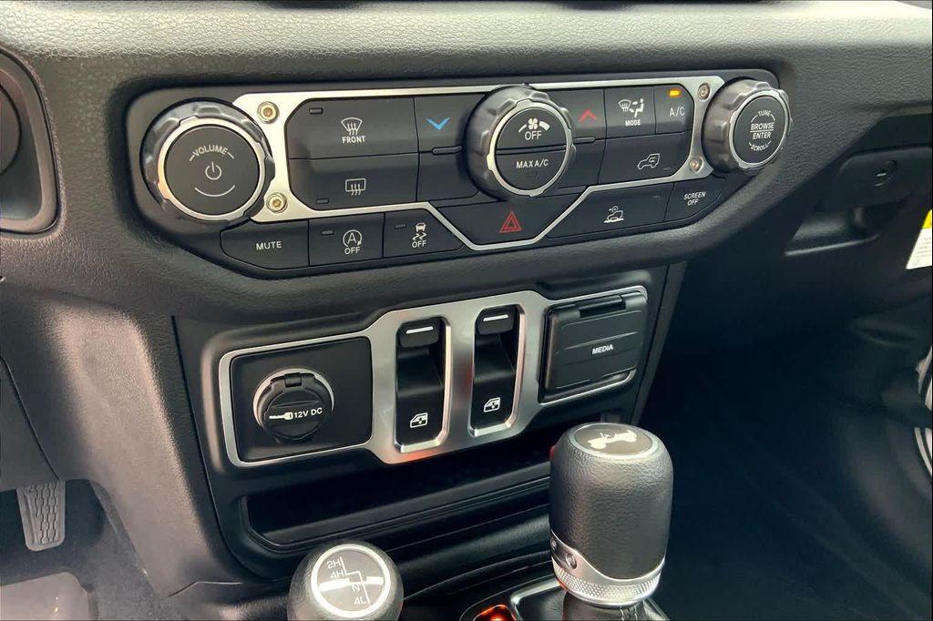 new 2026 Jeep Wrangler car, priced at $37,679