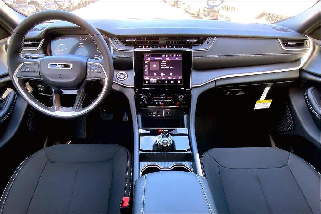 new 2026 Jeep Grand Cherokee car, priced at $40,926