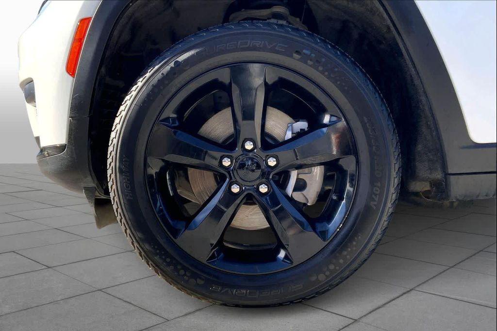 used 2023 Jeep Grand Cherokee L car, priced at $26,250