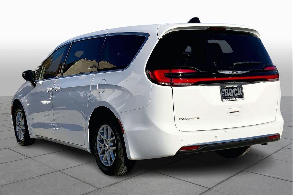 used 2024 Chrysler Pacifica car, priced at $25,499