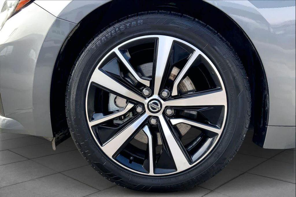 used 2022 Nissan Maxima car, priced at $19,991