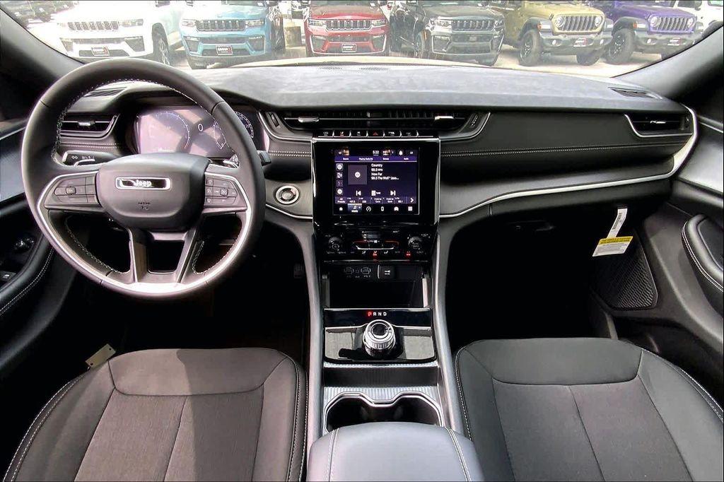 new 2026 Jeep Grand Cherokee car, priced at $39,640