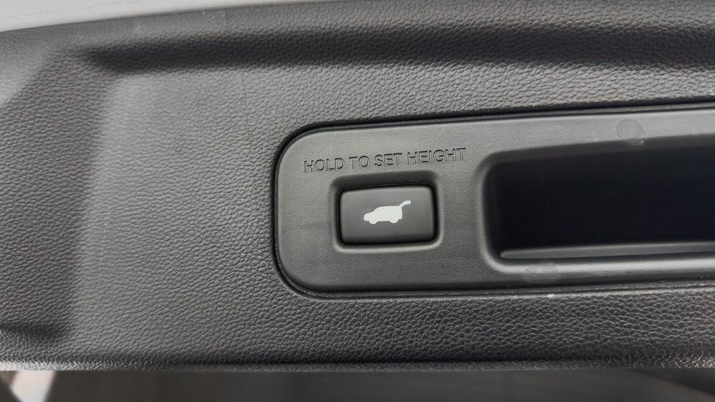 used 2024 Acura MDX car, priced at $38,995