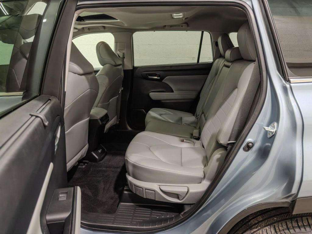 used 2023 Toyota Highlander car, priced at $34,995