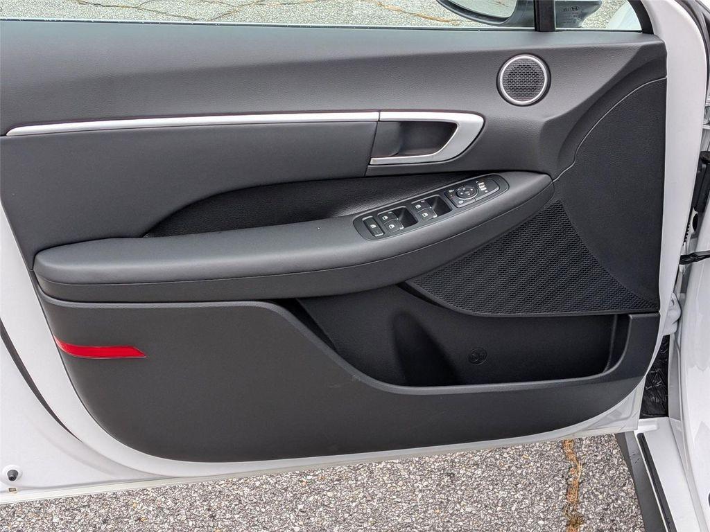 new 2026 Hyundai Sonata Hybrid car, priced at $31,270