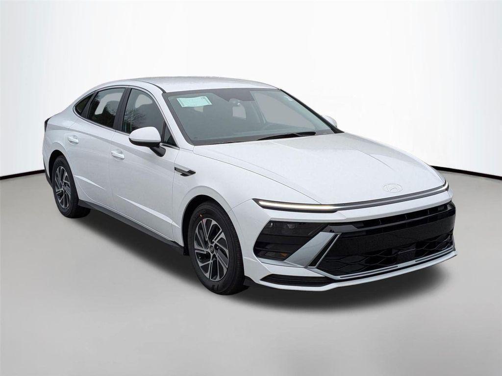 new 2026 Hyundai Sonata Hybrid car, priced at $31,270