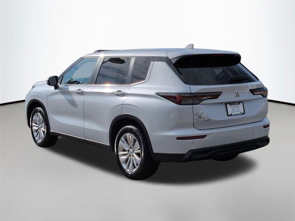 used 2025 Mitsubishi Outlander car, priced at $25,849