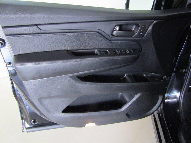 used 2025 Honda Odyssey car, priced at $40,998