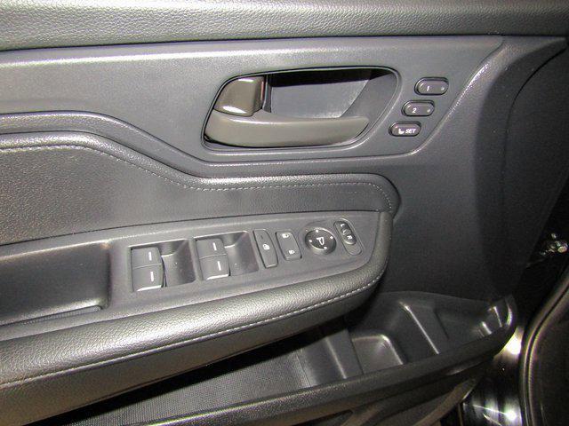 used 2025 Honda Odyssey car, priced at $40,998