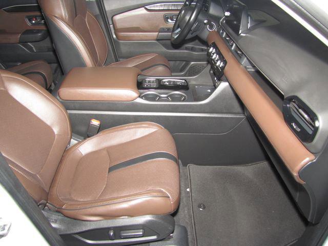 used 2023 Honda Pilot car, priced at $41,998