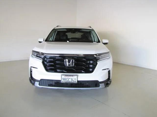 used 2025 Honda Pilot car, priced at $42,998