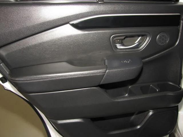 used 2025 Honda Pilot car, priced at $42,998