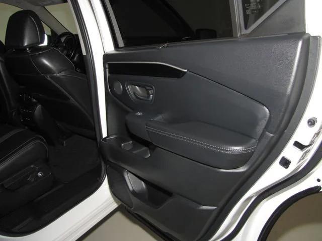 used 2025 Honda Pilot car, priced at $42,998