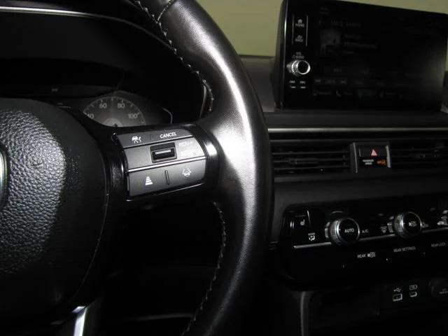 used 2025 Honda Pilot car, priced at $42,998