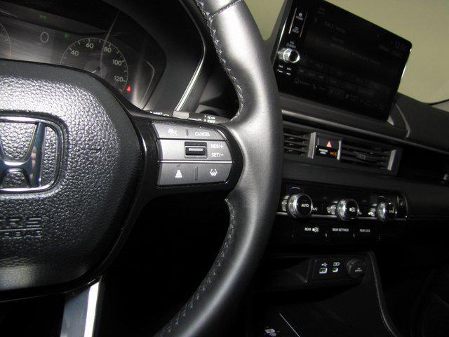 used 2025 Honda Pilot car, priced at $42,998