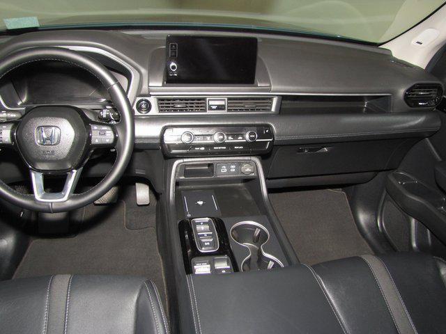 used 2025 Honda Pilot car, priced at $42,998