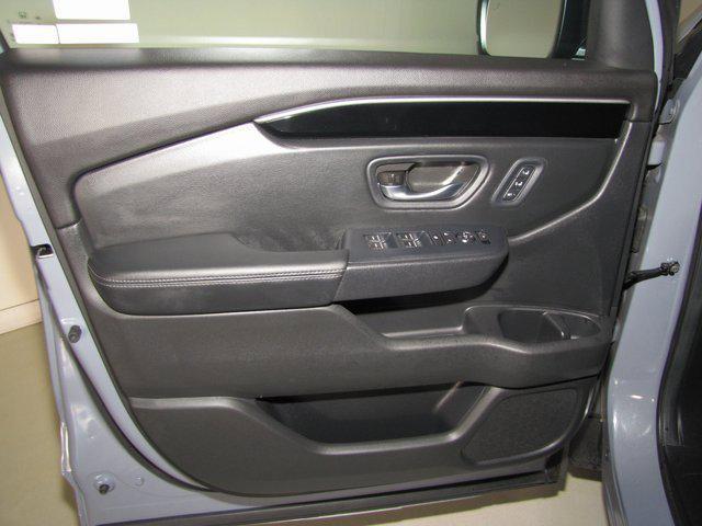 used 2025 Honda Pilot car, priced at $42,998