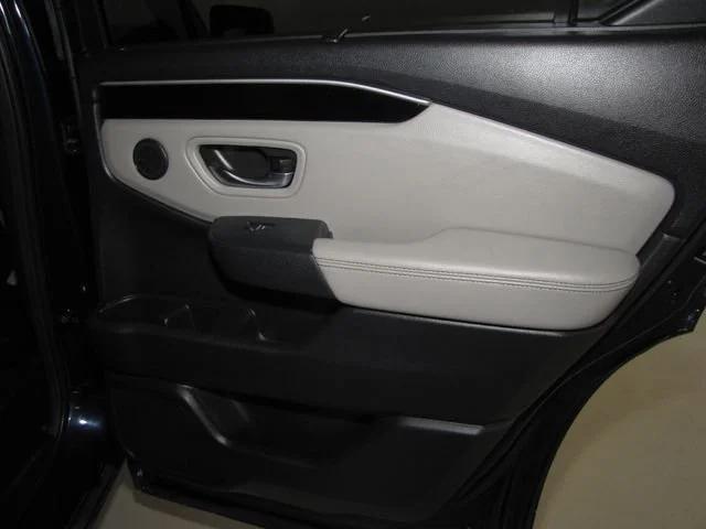 used 2025 Honda Pilot car, priced at $44,998