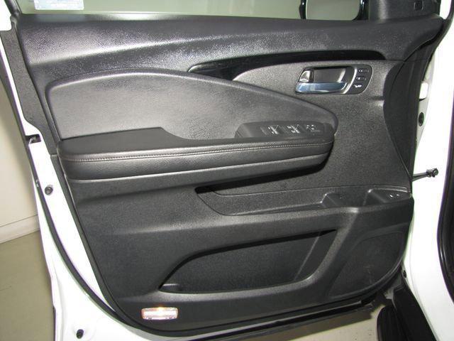 used 2021 Honda Pilot car, priced at $28,998
