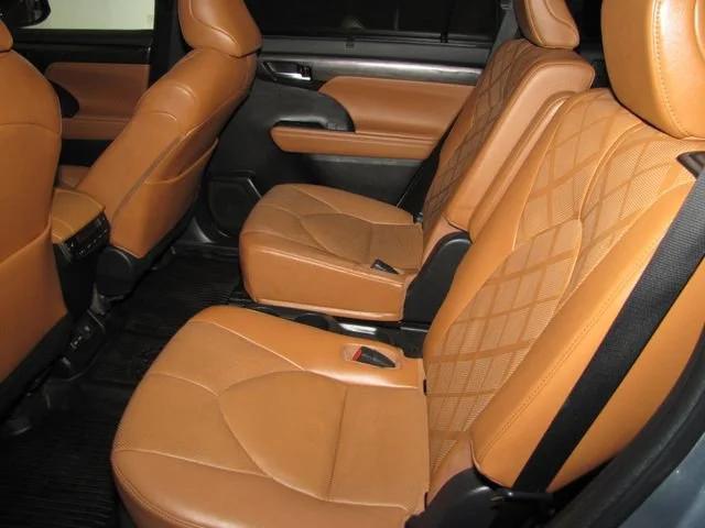 used 2023 Toyota Highlander car, priced at $38,998
