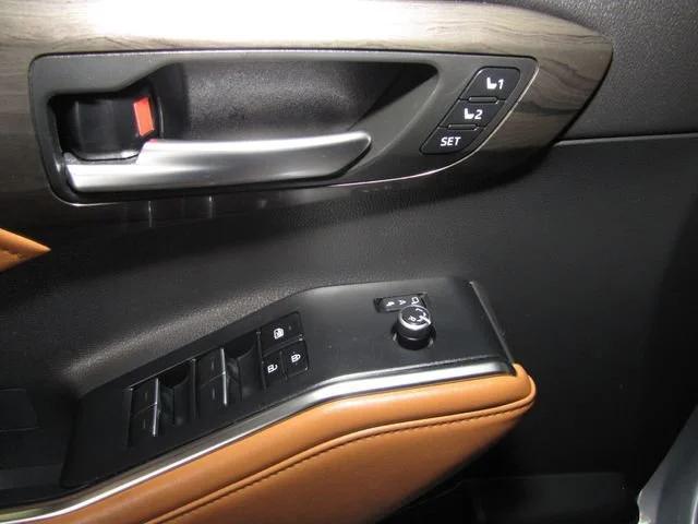 used 2023 Toyota Highlander car, priced at $38,998