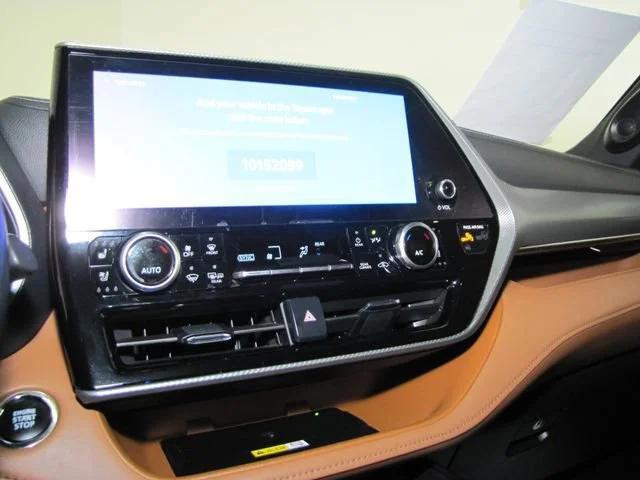 used 2023 Toyota Highlander car, priced at $38,998