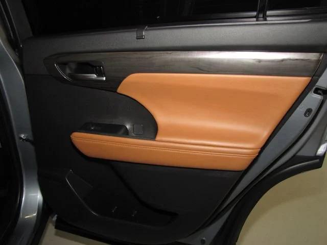 used 2023 Toyota Highlander car, priced at $38,998