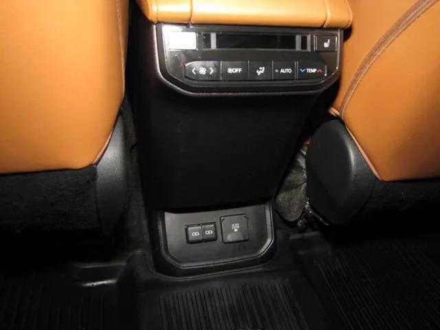 used 2023 Toyota Highlander car, priced at $38,998