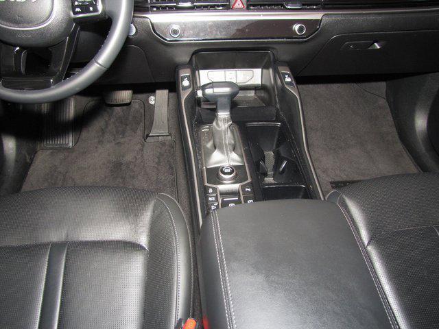 used 2025 Kia Sorento car, priced at $27,998