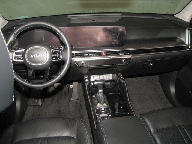 used 2025 Kia Sorento car, priced at $27,998