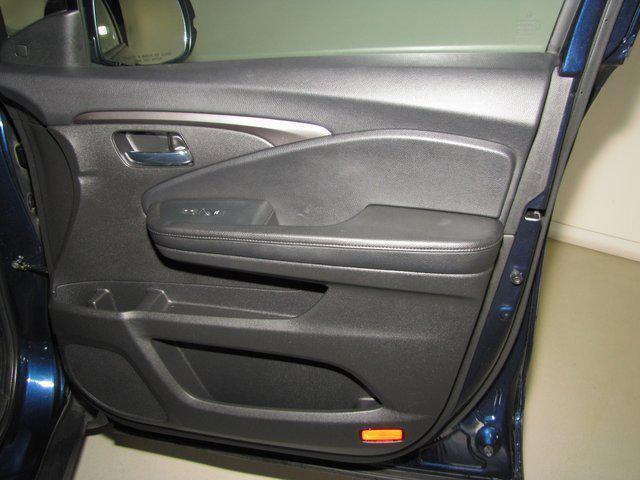 used 2022 Honda Pilot car, priced at $26,998