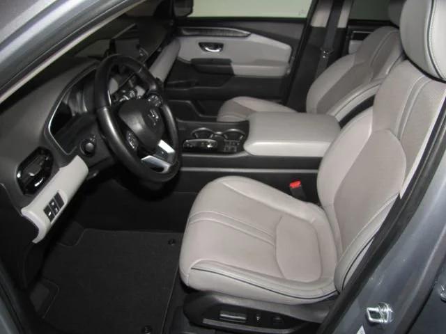 used 2023 Honda Pilot car, priced at $43,998