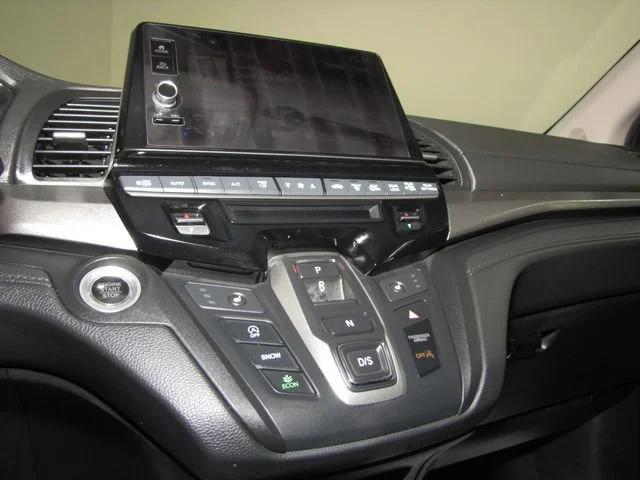 used 2025 Honda Odyssey car, priced at $38,998