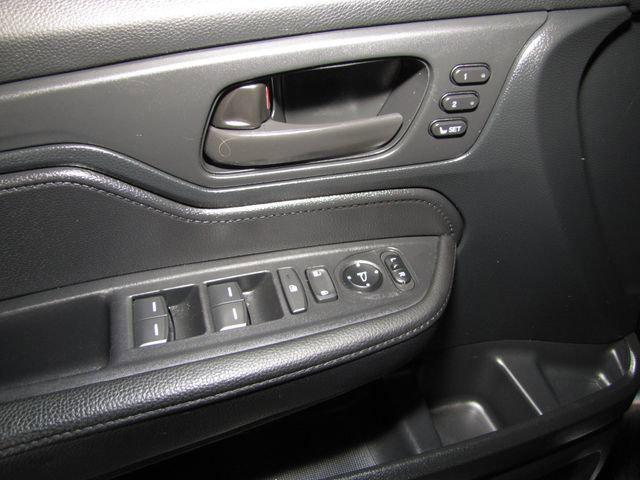 used 2023 Honda Odyssey car, priced at $35,998