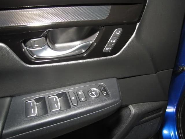 used 2025 Honda CR-V car, priced at $33,599
