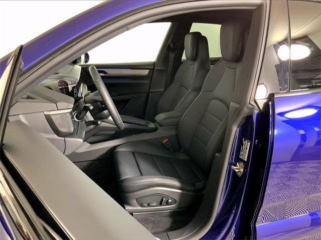 new 2025 Porsche Macan car