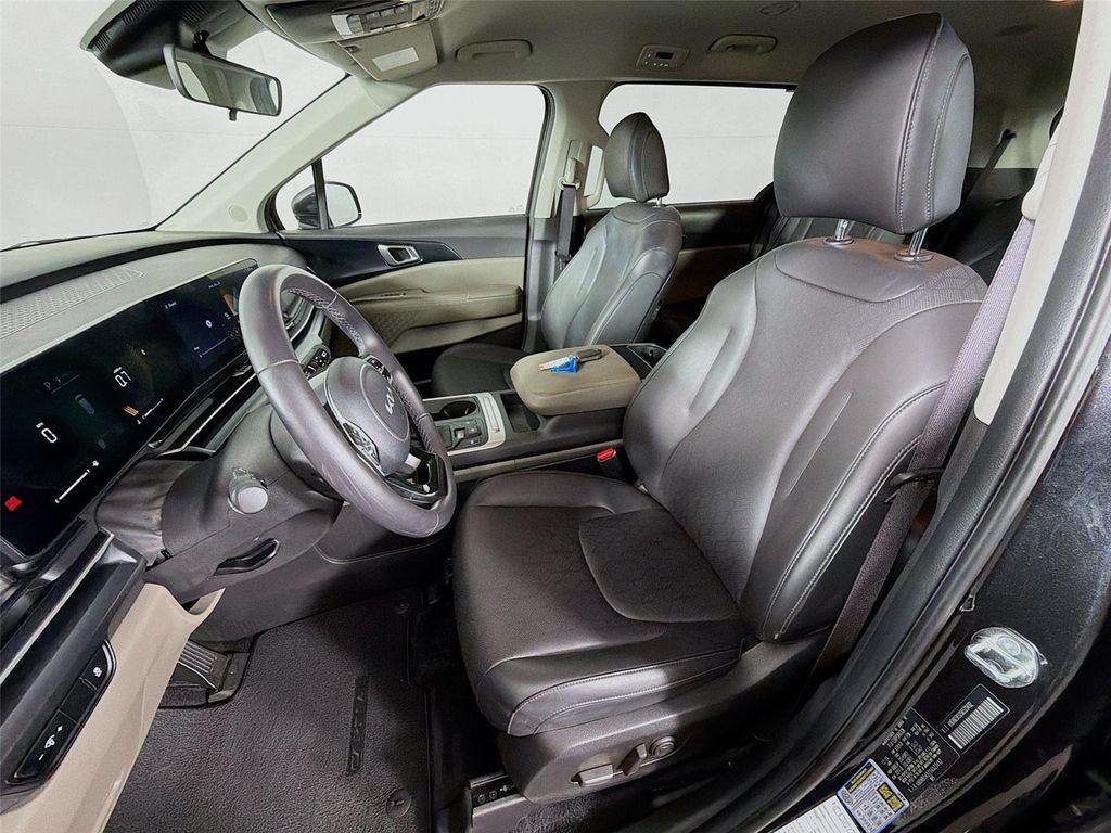 used 2025 Kia Carnival car, priced at $33,997