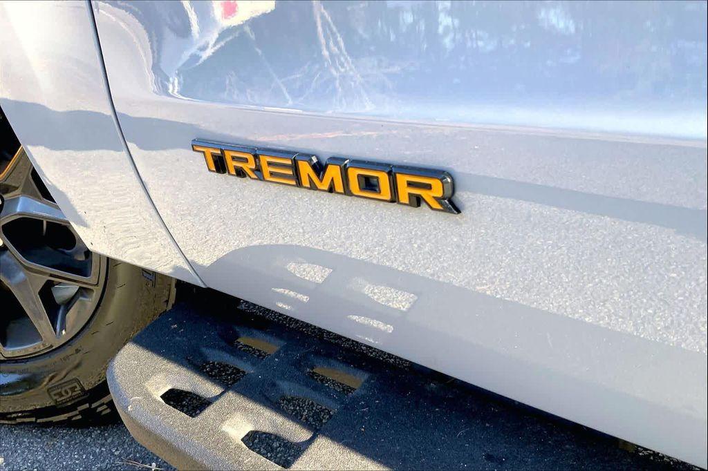 used 2025 Ford Expedition car, priced at $76,600